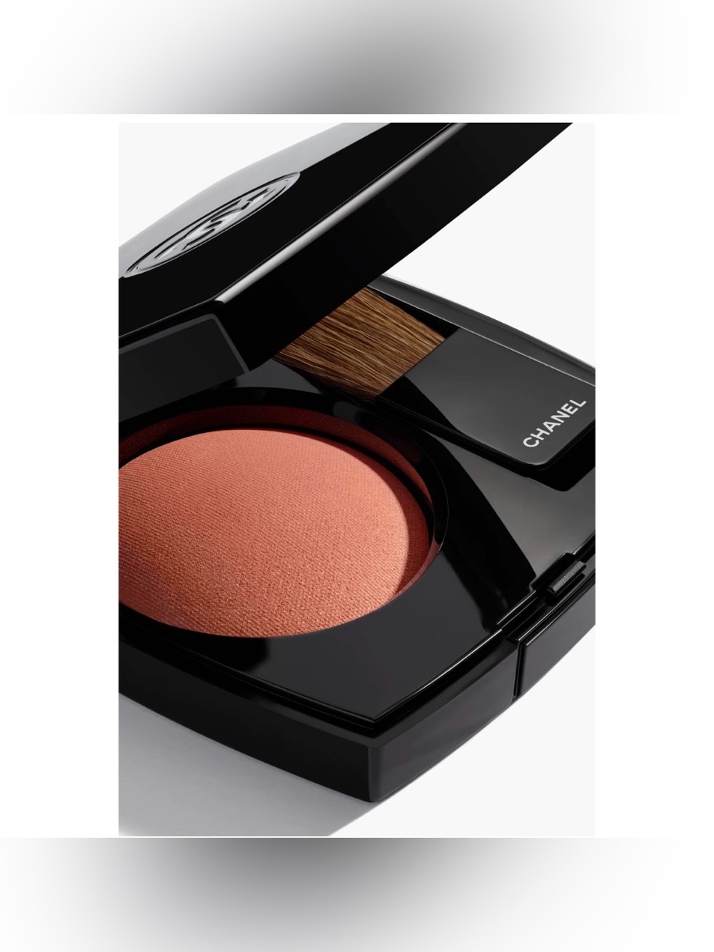 CHANEL- JOUES CONTRASTE
Powder Blush